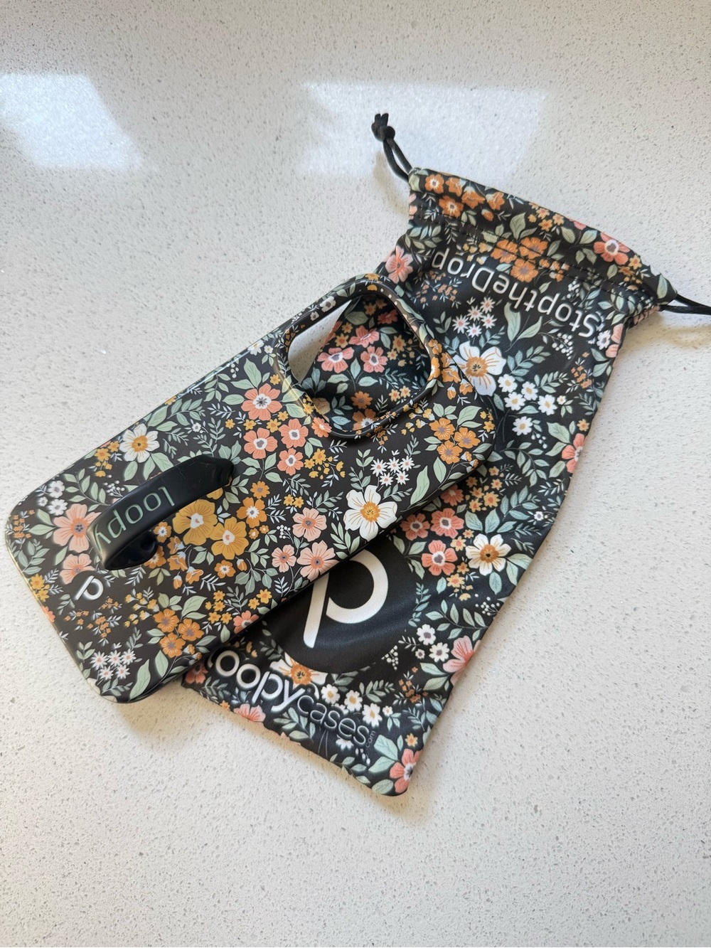 ✨Loopy iphone 16 pro case✨
